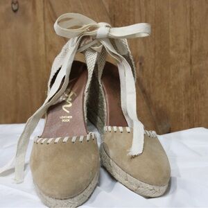 Chic Beige Espadrille Wedges